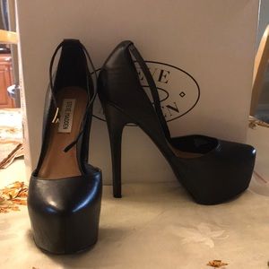 Steve Madden Black Heels Size 7.5